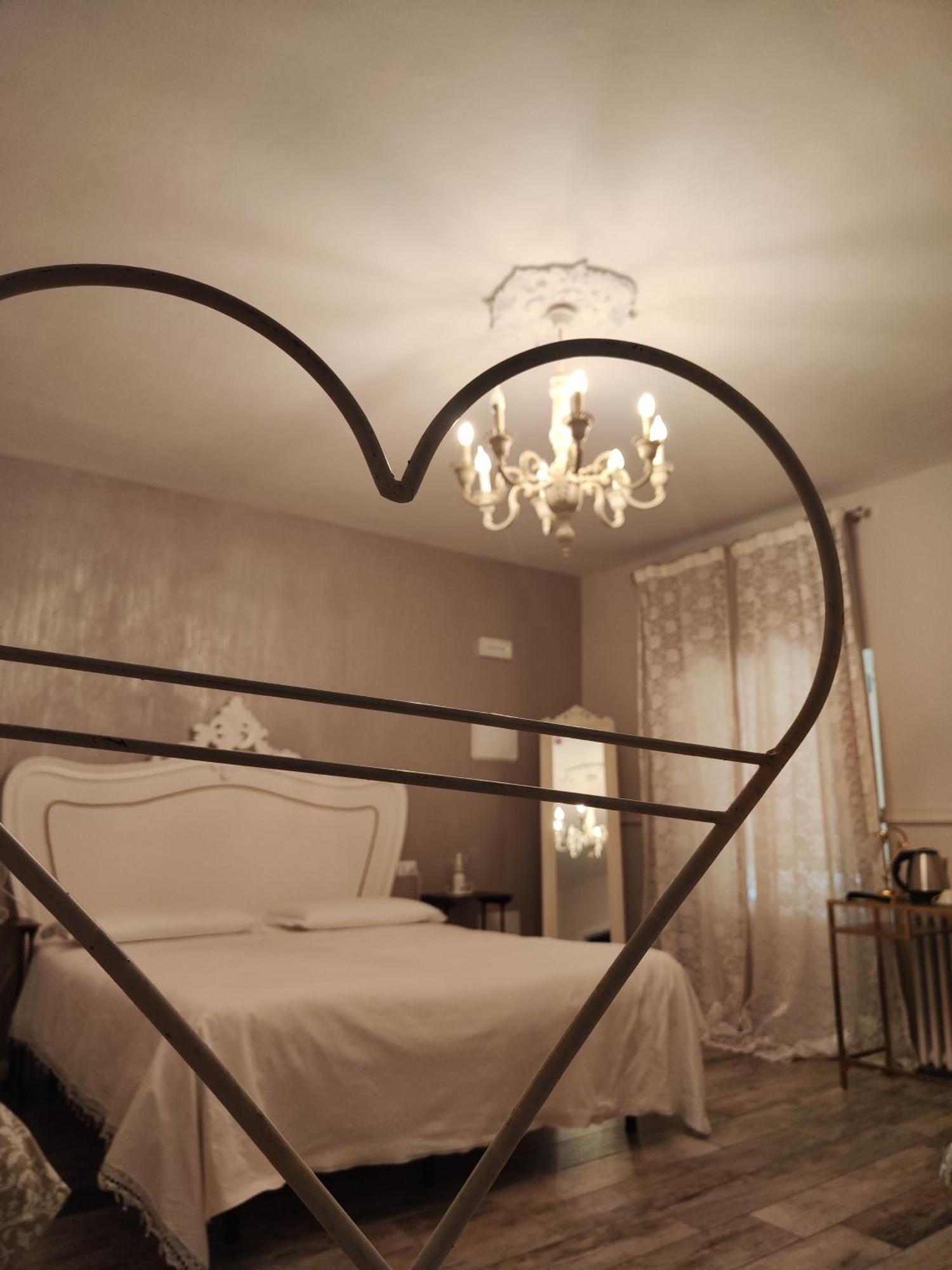 モンティキアーリ Garda Relais Antica Romelia Bed & Breakfast エクステリア 写真