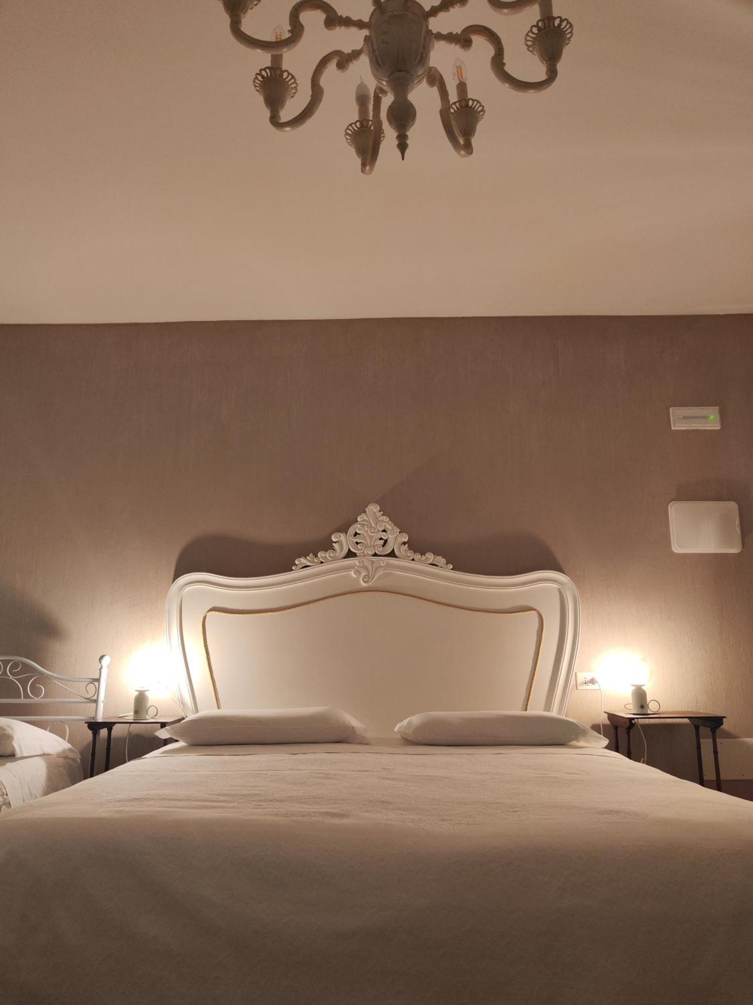 モンティキアーリ Garda Relais Antica Romelia Bed & Breakfast エクステリア 写真