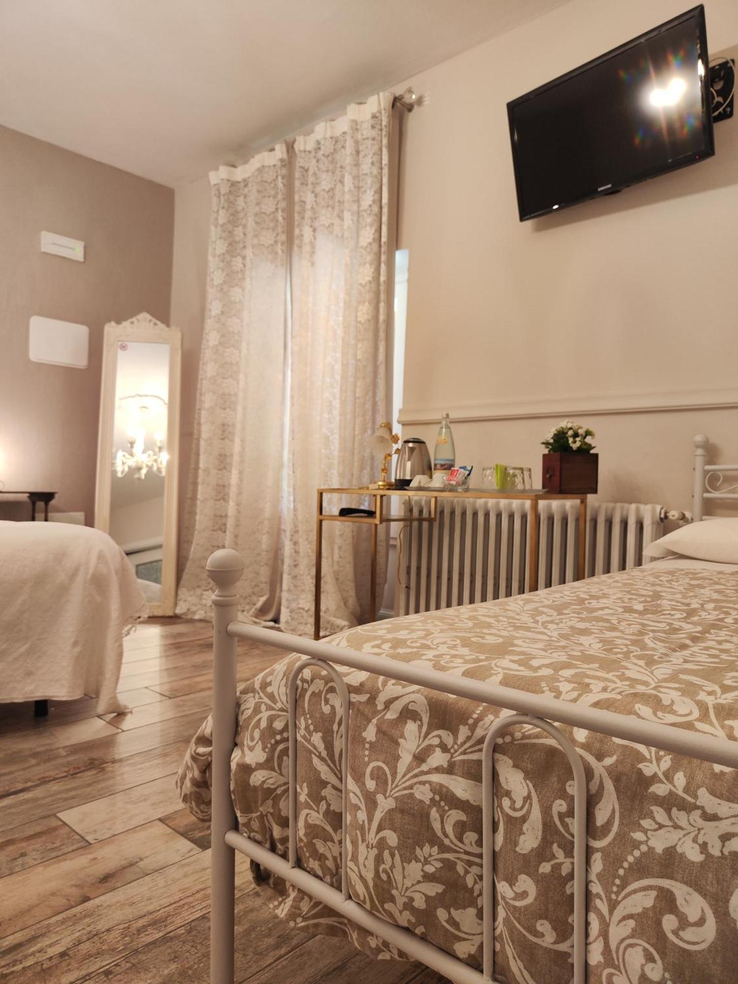 モンティキアーリ Garda Relais Antica Romelia Bed & Breakfast エクステリア 写真