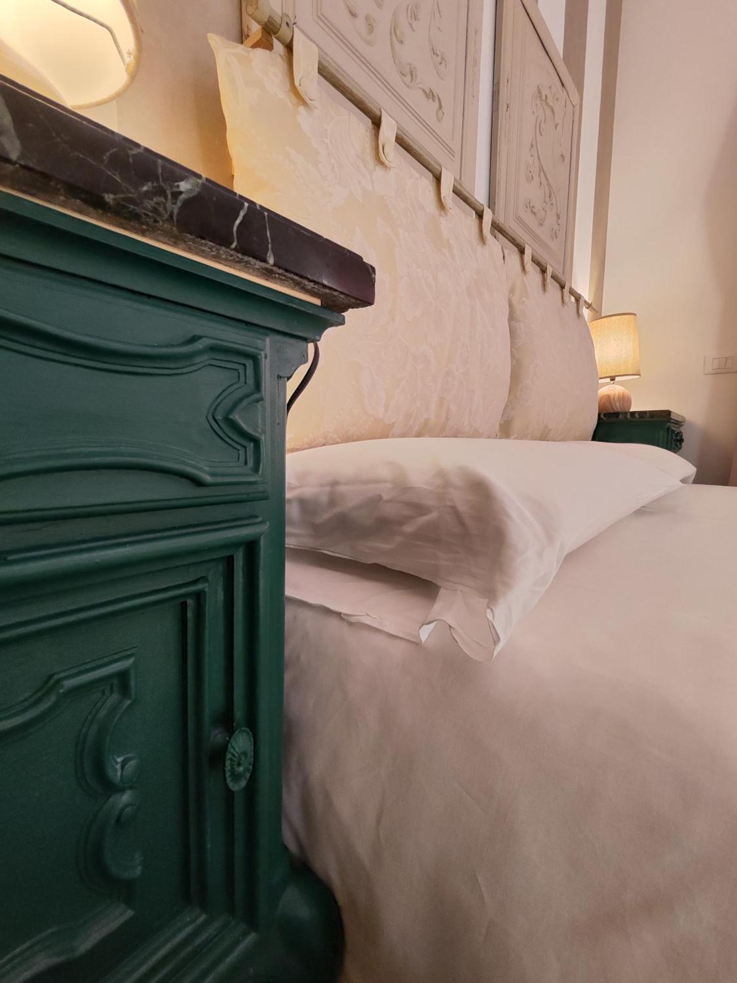 モンティキアーリ Garda Relais Antica Romelia Bed & Breakfast エクステリア 写真