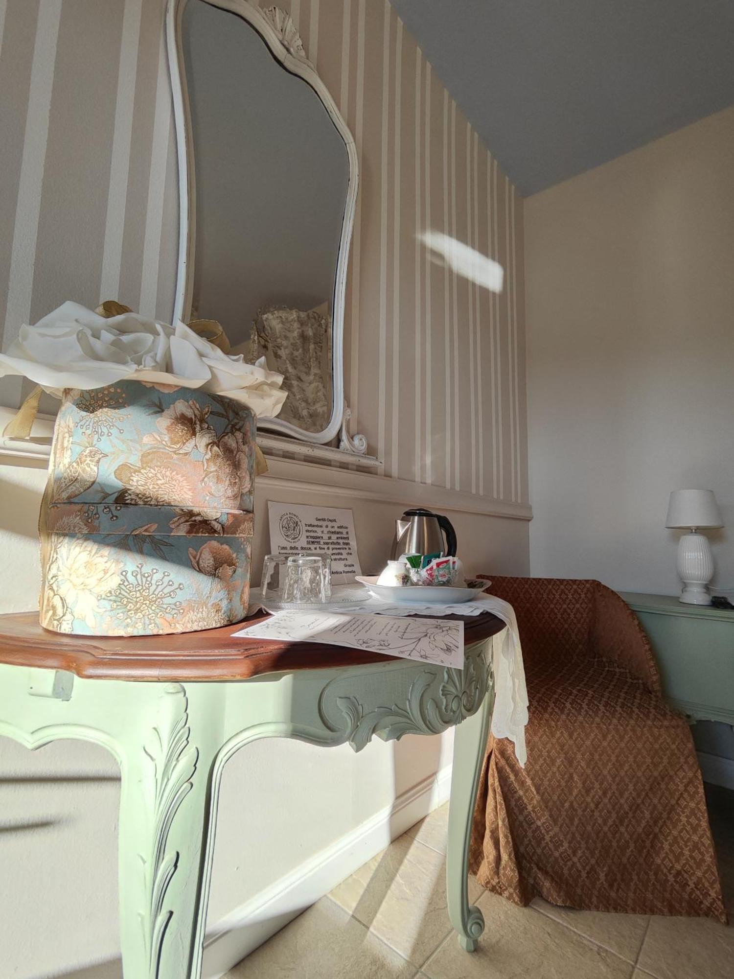 モンティキアーリ Garda Relais Antica Romelia Bed & Breakfast エクステリア 写真