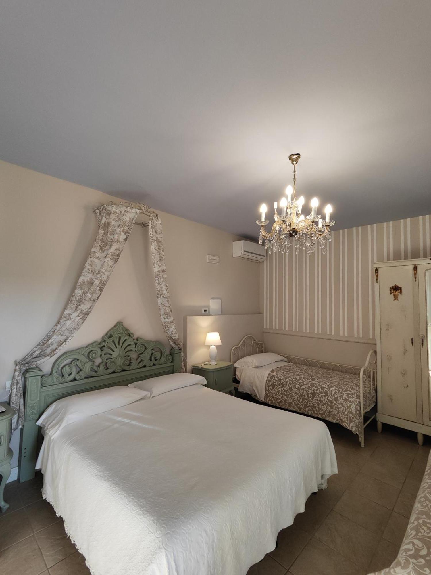 モンティキアーリ Garda Relais Antica Romelia Bed & Breakfast エクステリア 写真