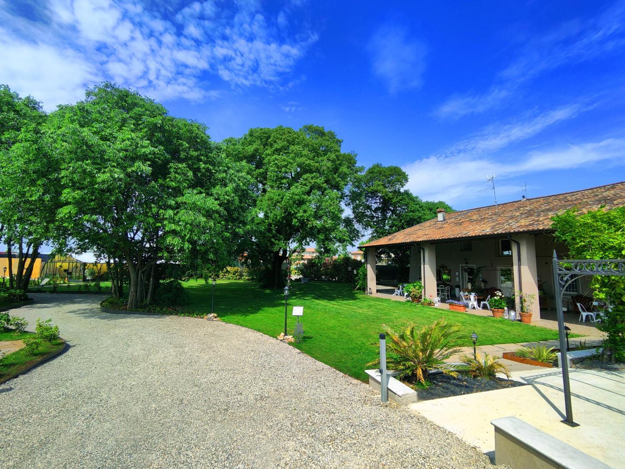 モンティキアーリ Garda Relais Antica Romelia Bed & Breakfast エクステリア 写真