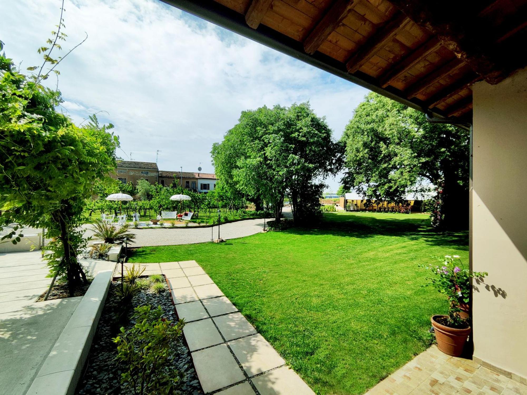 モンティキアーリ Garda Relais Antica Romelia Bed & Breakfast エクステリア 写真